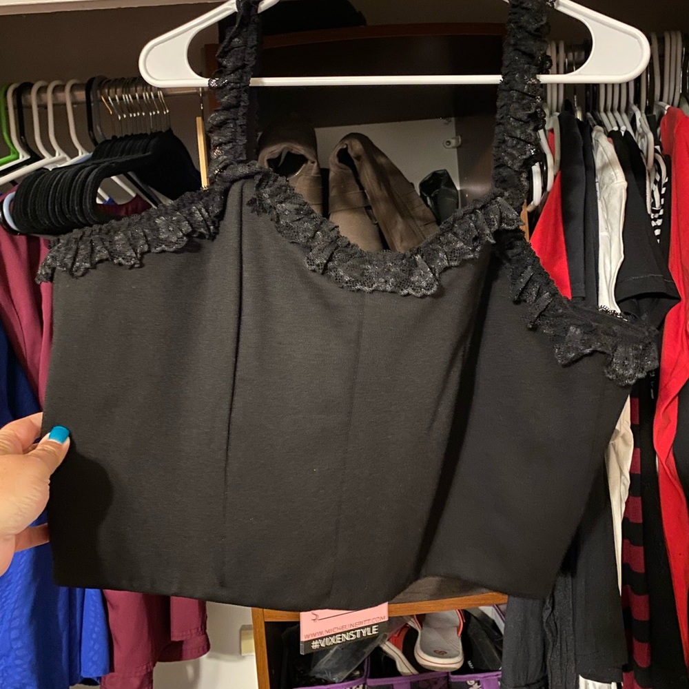 Micheline Pitt top